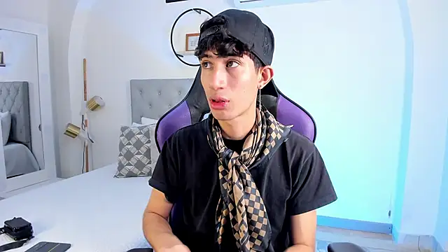 NovaaWheler online show from 02/17/25, 04:09