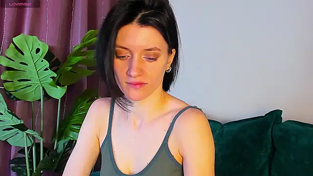 Snapshot of roxy_riot_ chatting on 02/06/25, 03:06 roxy riot online show from 02/06/25, 03:06