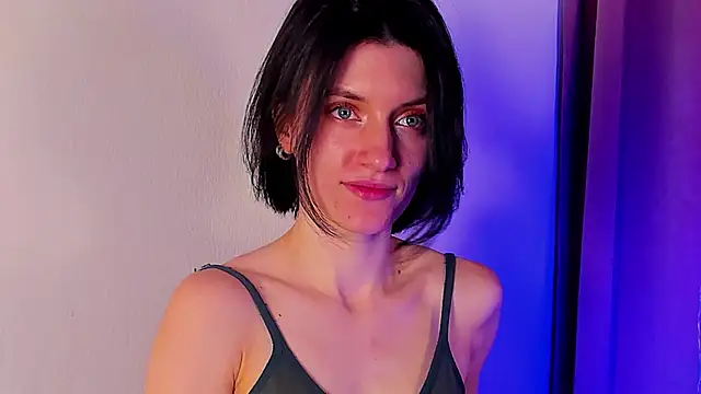 Snapshot of roxy_riot_ chatting on 02/13/25, 08:17 roxy riot online show from 02/13/25, 08:17