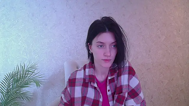 Snapshot of roxy_riot_ chatting on 03/04/25, 05:11 roxy riot online show from 03/04/25, 05:11