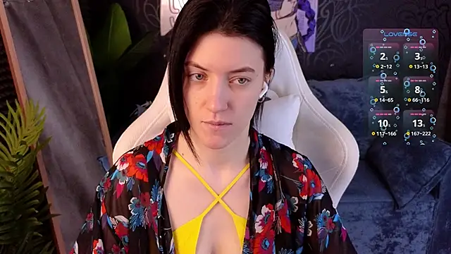 Snapshot of roxy_riot_ chatting on 12/23/25, 01:25 roxy riot online show from 12/23/25, 01:25