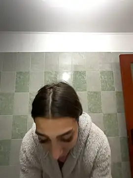 Snapshot of BonyBon29 chatting on 03/18/25, 04:26 BonyBon29 online show from 03/18/25, 04:26