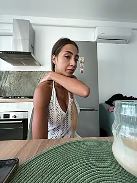 Snapshot of BonyBon29 chatting on 09/19/25, 05:20 BonyBon29 online show from 09/19/25, 05:20