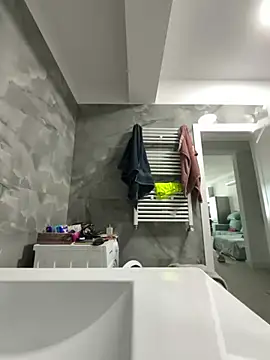 Snapshot of BonyBon29 chatting on 01/18/26, 08:18 BonyBon29 online show from 01/18/26, 08:18