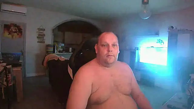 Snapshot of Hotfire-112 chatting on 03/26/26, 10:26 Hotfire-112 online show from 03/26/26, 10:26