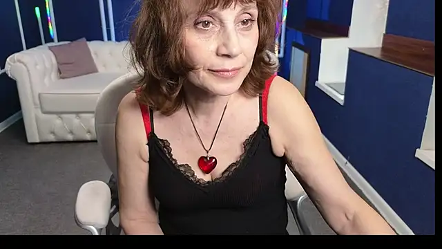 Snapshot of Anna_Kennan chatting on 03/18/25, 10:03 Anna Kennan online show from 03/18/25, 10:03