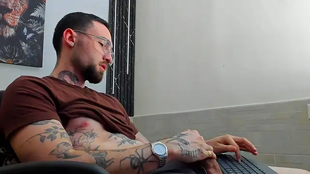 Luke davis01 online show from 02/15/25, 04:01