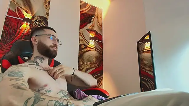 Luke davis01 online show from 10/09/25, 01:31