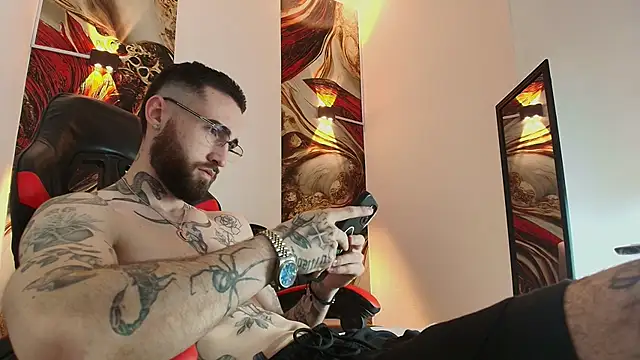 Luke davis01 online show from 10/18/25, 01:12