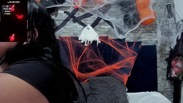 Sophia Brunett online show from 10/27/25, 11:47