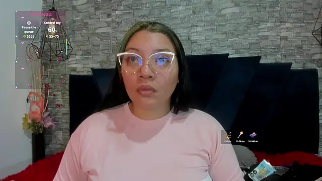 Snapshot of Sophia_Brunett chatting on 02/14/26, 11:40 Sophia Brunett online show from 02/14/26, 11:40