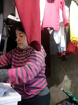 Saori Sann  online show from 10/14/25, 12:00