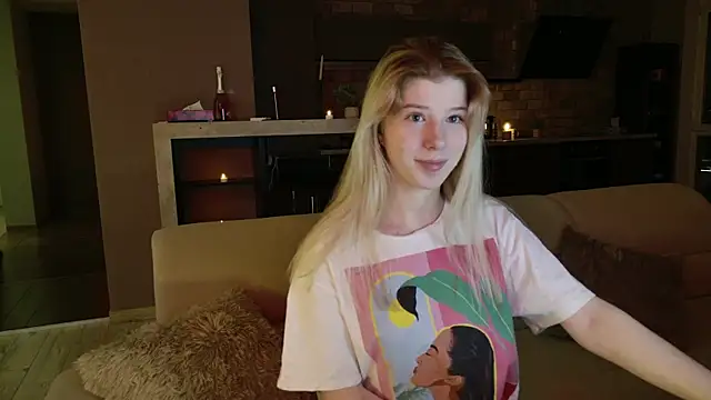 Snapshot of Bella_amory chatting on 02/07/25, 07:06 Bella amory online show from 02/07/25, 07:06