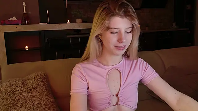 Snapshot of Bella_amory chatting on 02/09/25, 01:00 Bella amory online show from 02/09/25, 01:00