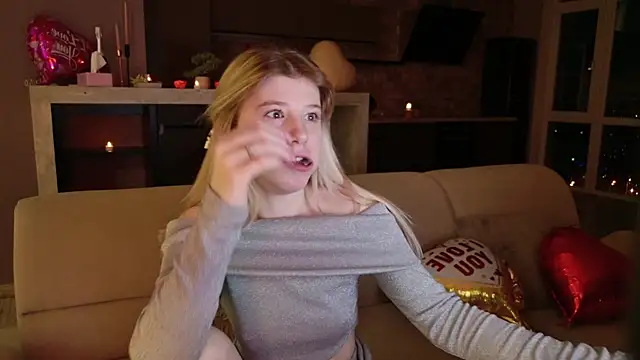 Snapshot of Bella_amory chatting on 02/14/25, 12:51 Bella amory online show from 02/14/25, 12:51