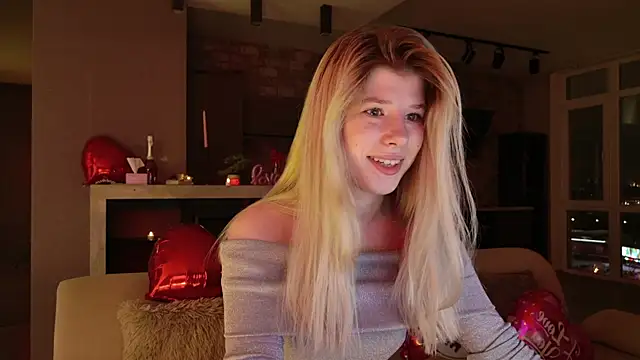 Snapshot of Bella_amory chatting on 02/15/25, 05:28 Bella amory online show from 02/15/25, 05:28