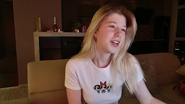 Snapshot of Bella_amory chatting on 02/22/25, 08:09 Bella amory online show from 02/22/25, 08:09