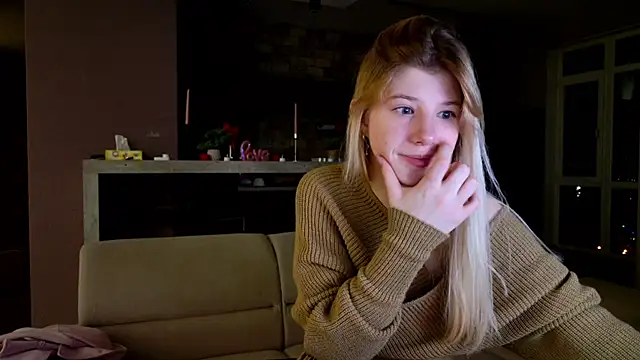 Snapshot of Bella_amory chatting on 03/17/25, 10:49 Bella amory online show from 03/17/25, 10:49