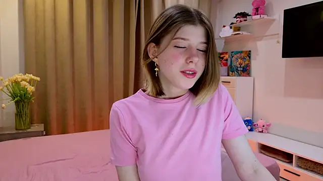 Snapshot of Bella_amory chatting on 02/21/26, 10:00 Bella amory online show from 02/21/26, 10:00