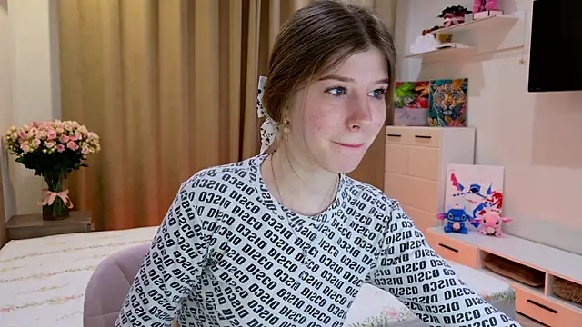 Snapshot of Bella_amory chatting on 03/03/26, 12:33 Bella amory online show from 03/03/26, 12:33