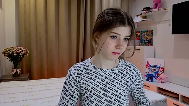 Snapshot of Bella_amory chatting on 03/15/26, 06:03 Bella amory online show from 03/15/26, 06:03