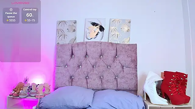 Snapshot of Skye_Moore chatting on 03/24/26, 07:08 Skye Moore online show from 03/24/26, 07:08