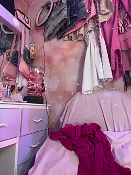 Skye Moore online show from 05/12/26, 02:30