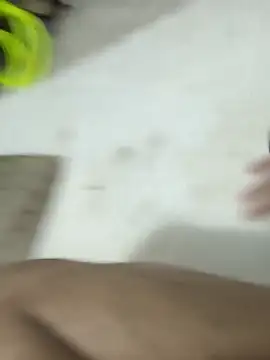 Snapshot of simrun70 chatting on 10/17/25, 12:36 simrun70 online show from 10/17/25, 12:36