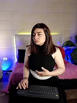  michonne  online show from 10/22/25, 08:52