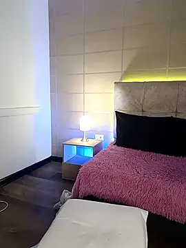  michonne  online show from 12/19/25, 03:57