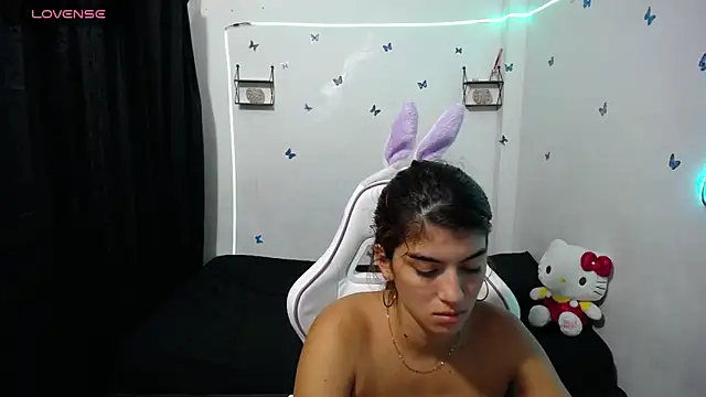 Snapshot of hello_kityy25 chatting on 02/14/25, 01:56 hello kityy25 online show from 02/14/25, 01:56