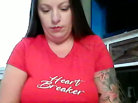 Snapshot of SashaSC3 chatting on 02/14/25, 10:04 SashaSC3 online show from 02/14/25, 10:04