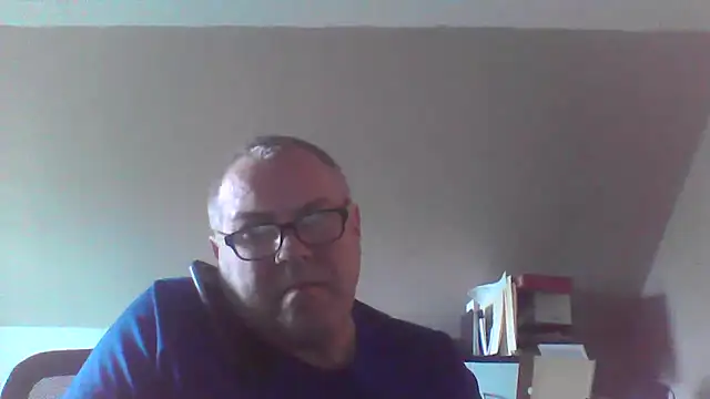 Snapshot of mkestr69 chatting on 04/23/26, 05:26 mkestr69 online show from 04/23/26, 05:26