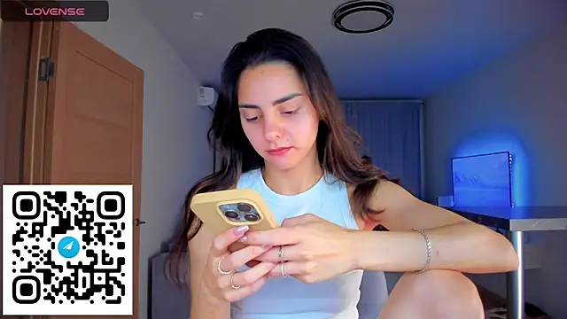 EmiliaZen online show from 11/24/25, 05:12