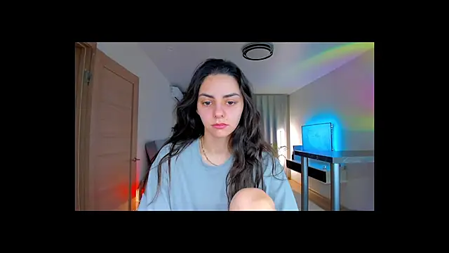 Snapshot of EmiliaZen chatting on 02/02/26, 04:06 EmiliaZen online show from 02/02/26, 04:06