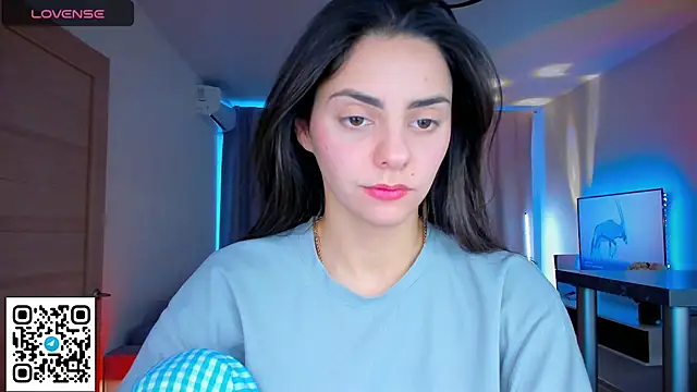 Snapshot of EmiliaZen chatting on 02/17/26, 02:02 EmiliaZen online show from 02/17/26, 02:02