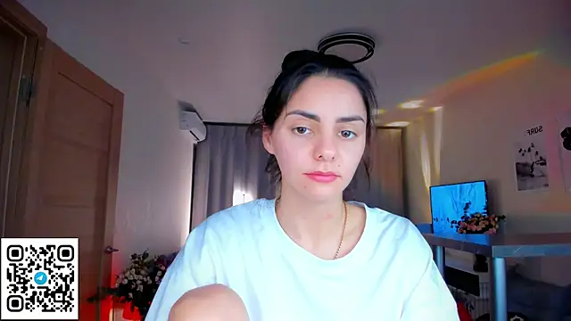 Snapshot of EmiliaZen chatting on 03/08/26, 05:17 EmiliaZen online show from 03/08/26, 05:17