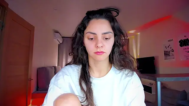 Snapshot of EmiliaZen chatting on 03/21/26, 09:07 EmiliaZen online show from 03/21/26, 09:07