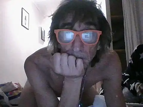 Snapshot of eccomi6996 chatting on 11/28/25, 10:45 eccomi6996 online show from 11/28/25, 10:45