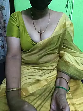 Snapshot of niiveditha chatting on 03/18/25, 10:03 niiveditha online show from 03/18/25, 10:03