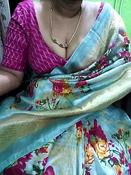 Snapshot of niiveditha chatting on 10/07/25, 05:37 niiveditha online show from 10/07/25, 05:37