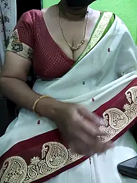 Snapshot of niiveditha chatting on 10/08/25, 02:36 niiveditha online show from 10/08/25, 02:36