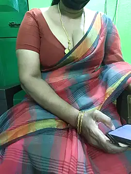 niiveditha online show from 11/20/25, 09:53