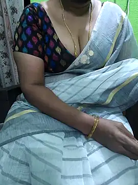 niiveditha online show from 11/21/25, 01:32