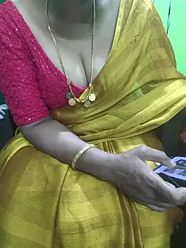 niiveditha online show from 12/17/25, 06:19