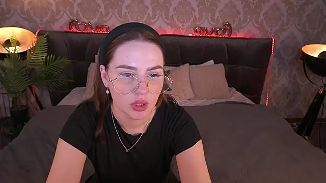 Snapshot of DivineJass chatting on 02/27/25, 03:25 DivineJass online show from 02/27/25, 03:25