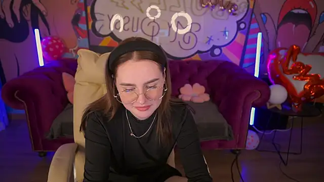 Snapshot of DivineJass chatting on 03/03/25, 07:32 DivineJass online show from 03/03/25, 07:32