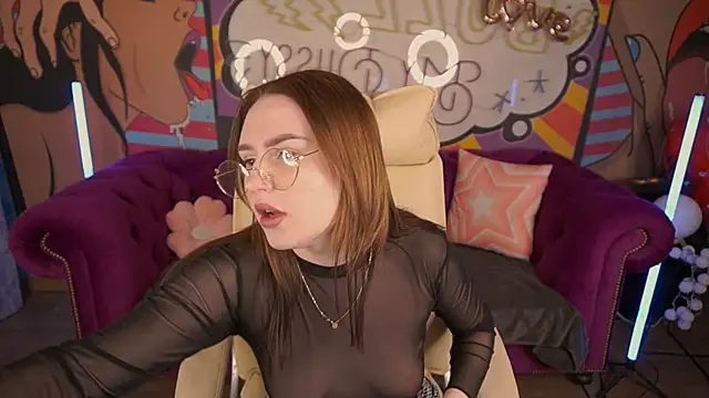 Snapshot of DivineJass chatting on 03/07/25, 09:17 DivineJass online show from 03/07/25, 09:17