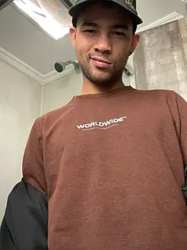 Snapshot of Twink_X chatting on 02/13/25, 01:48 Twink X online show from 02/13/25, 01:48