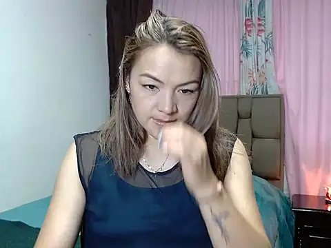 PenelopeMist online show from 11/21/25, 07:56